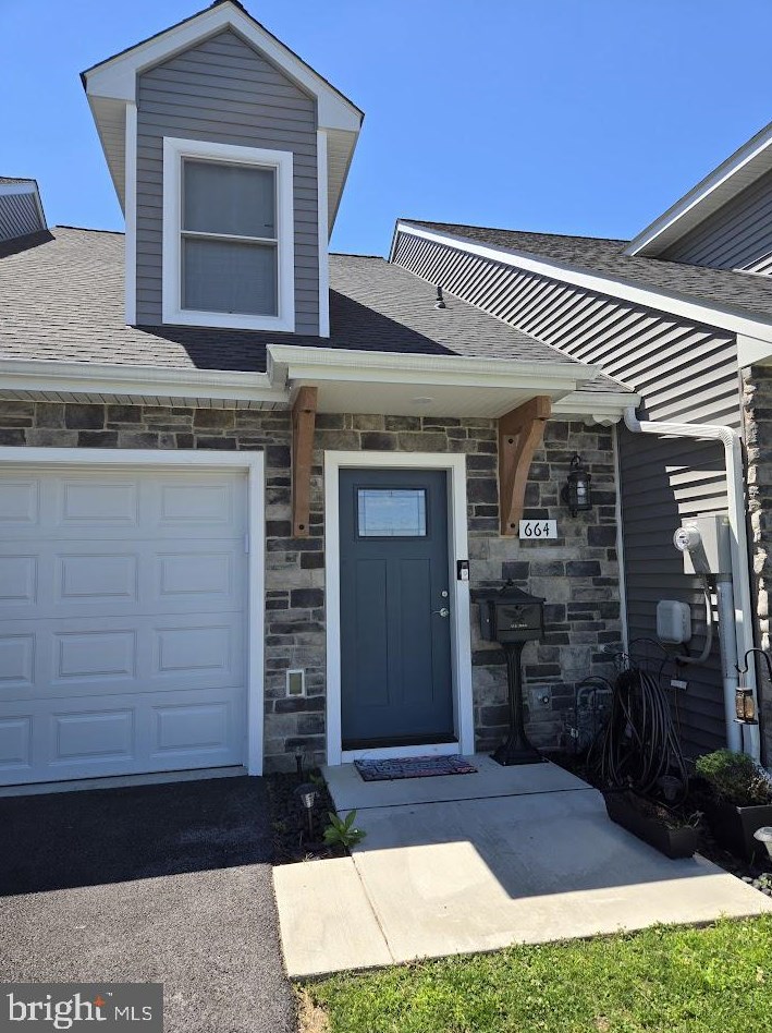 664 Walnut St, Hanover PA 17331-3160 exterior