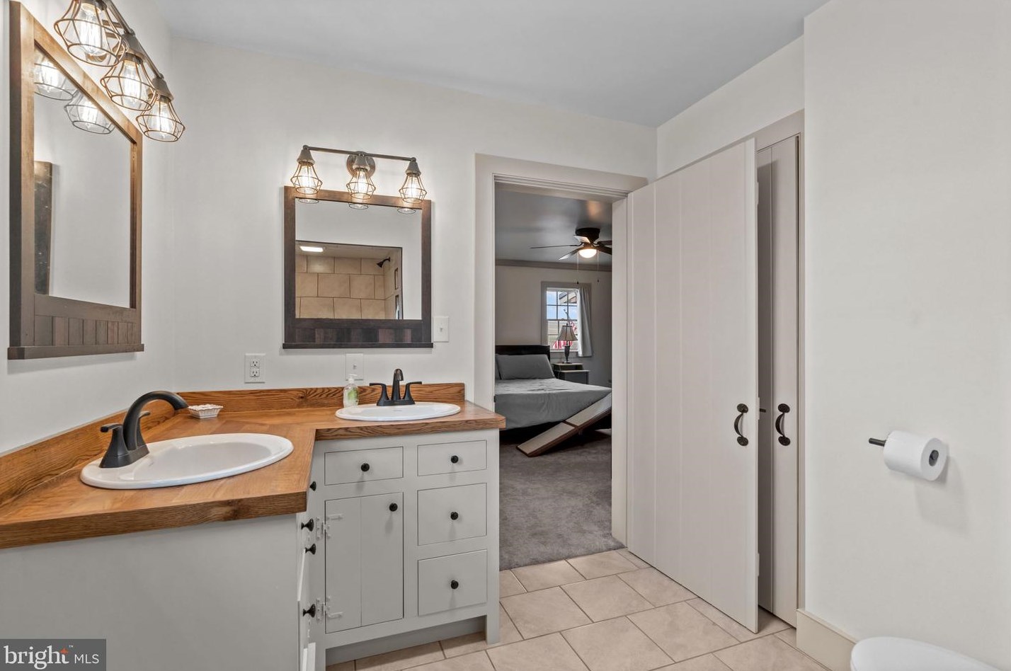 445 Bowers Brg Rd, Strinestown PA  17345-9231 exterior