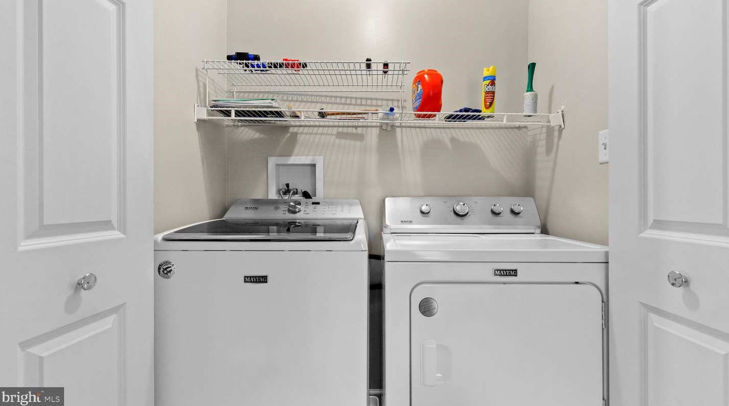 465 Sterling Dr, Red Lion PA  17356-9505 exterior