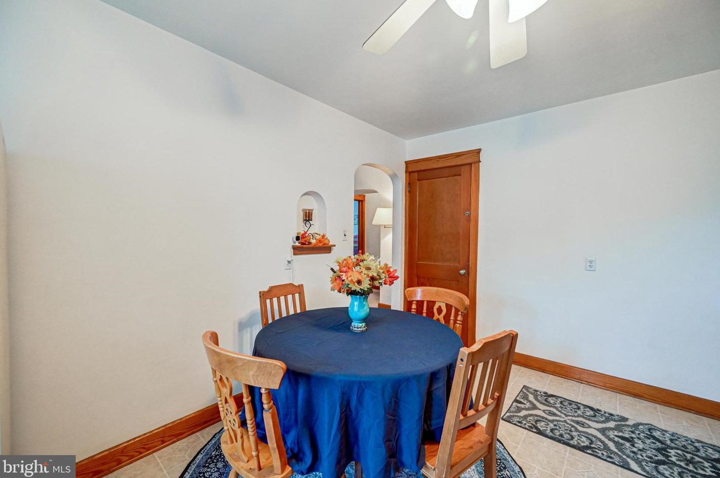 328 Elm Ave, Hanover PA 17331-1906 exterior