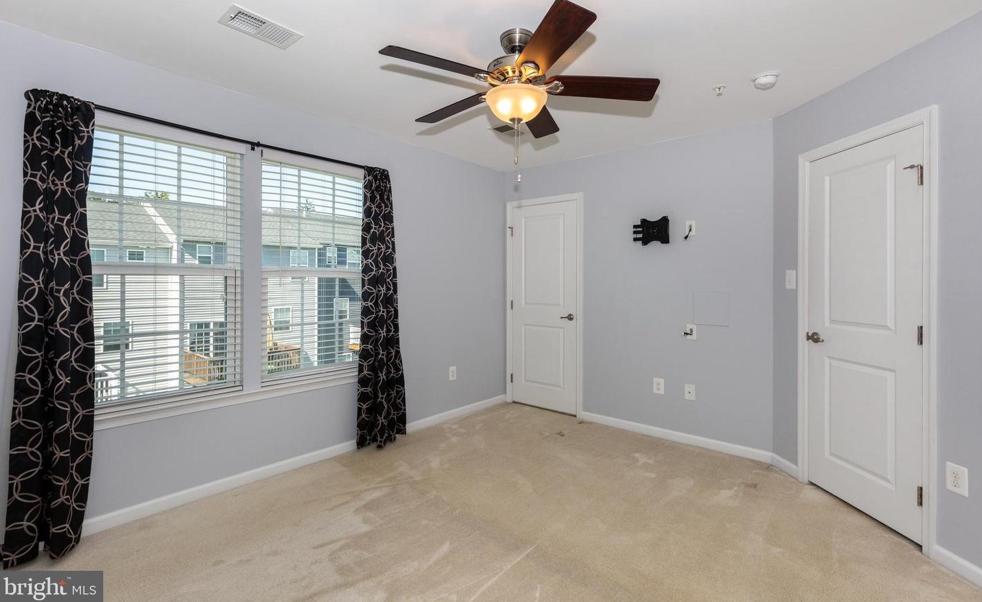 37 Ctr St, Hanover PA 17331-2829 exterior