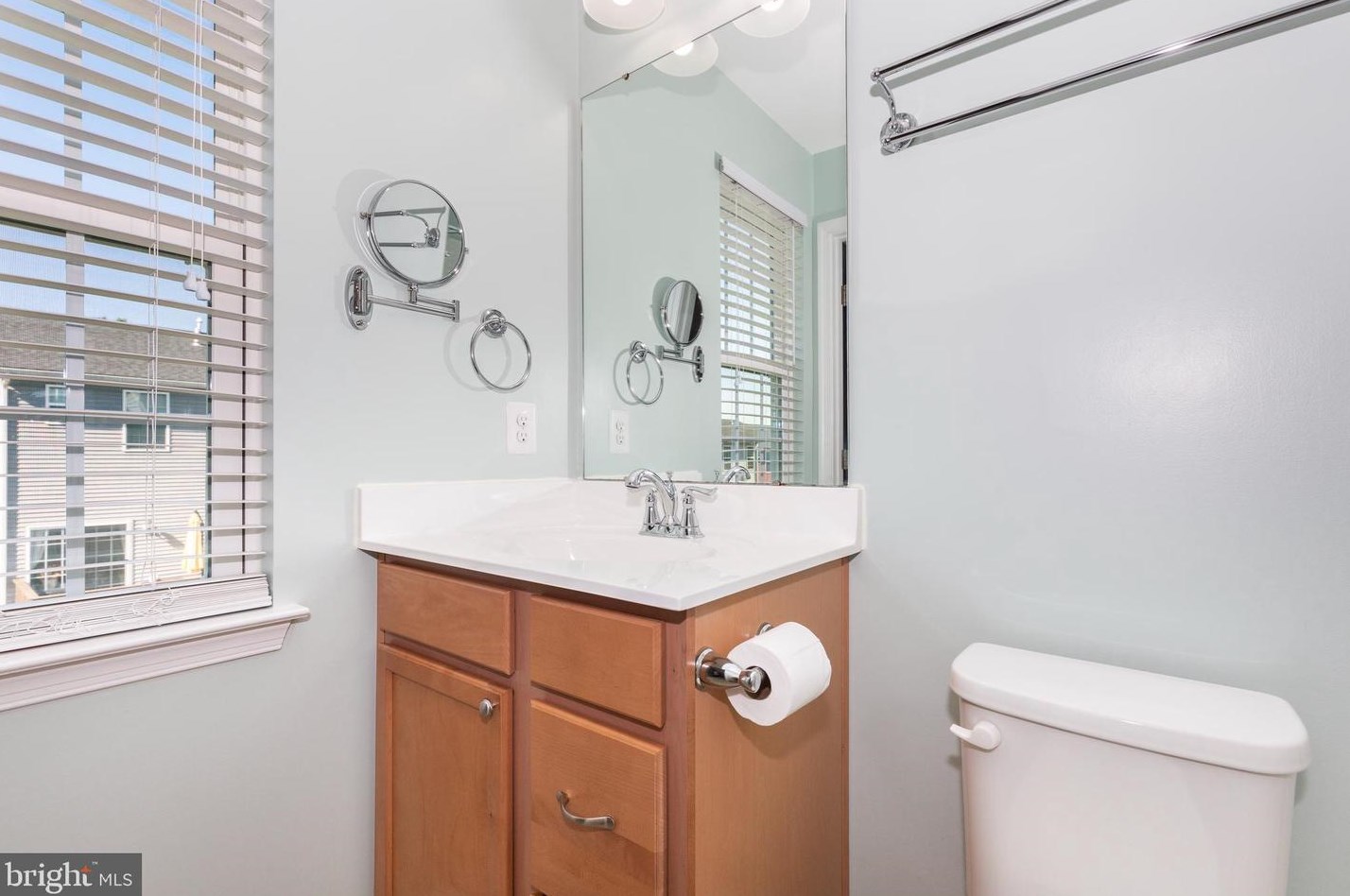 37 Ctr St, Hanover PA 17331-2829 exterior