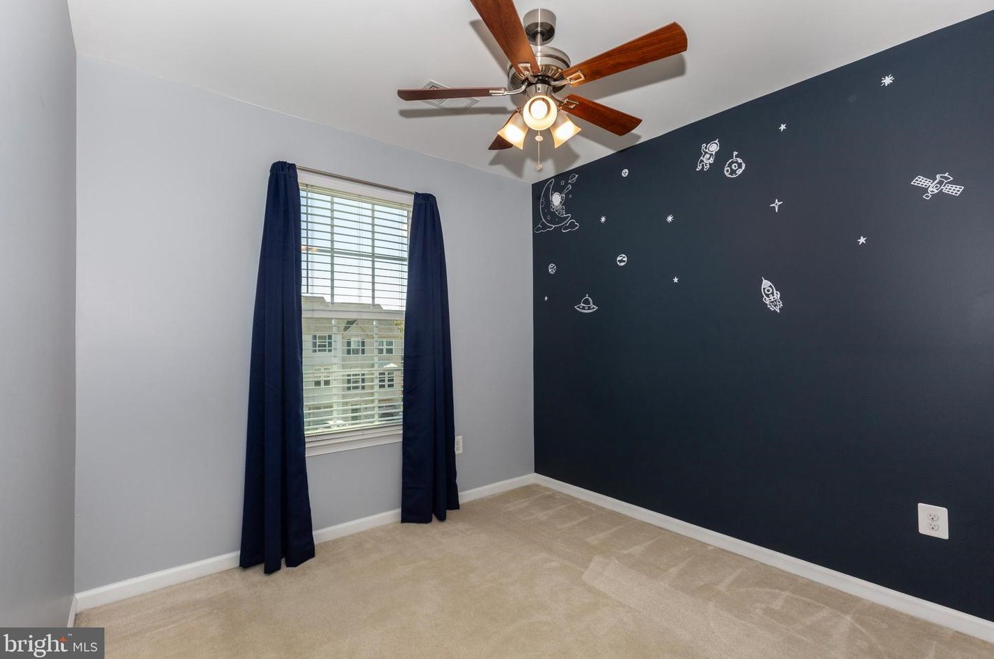 37 Ctr St, Hanover PA 17331-2829 exterior