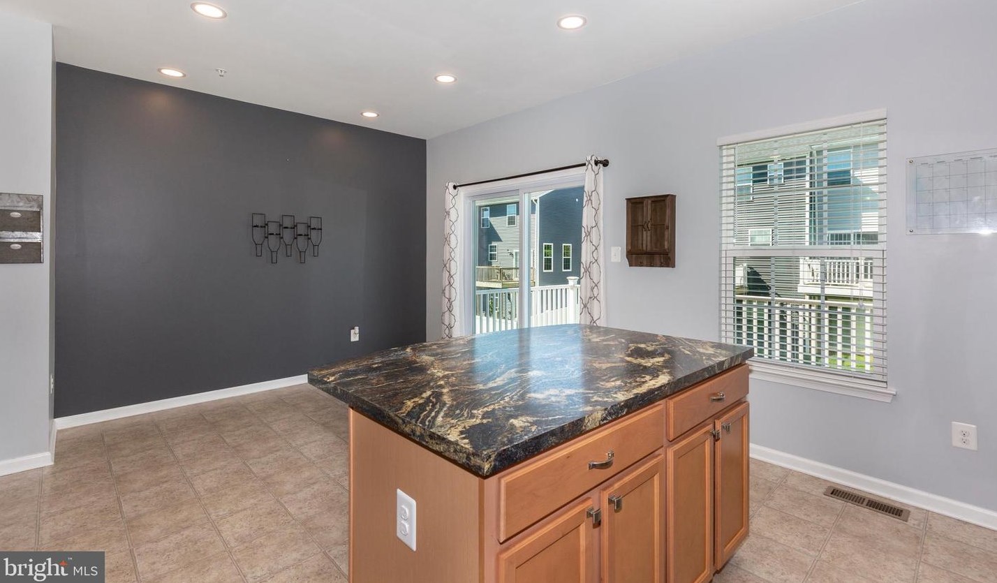 37 Ctr St, Hanover PA 17331-2829 exterior