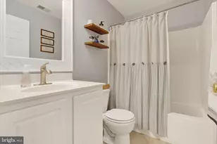 71 Menlena Cir, Hanover, PA 17331 - Photo 17