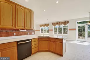 2280 Spangler Cir, York, PA 17406 - Photo 11