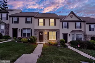 2756 Seabiscuit St, York, PA 17402 - Photo 1