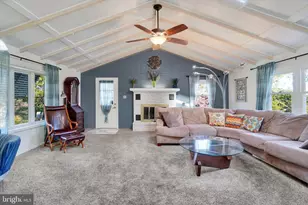 441 Woodland View Dr, York, PA 17406 - Photo 9