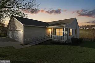 7220 Seneca Ridge Dr, York, PA 17403 - Photo 1