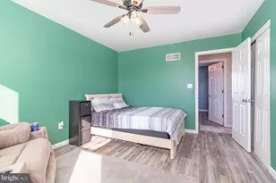 210 Abbey Dr, Mount Wolf, PA 17347 - Photo 15