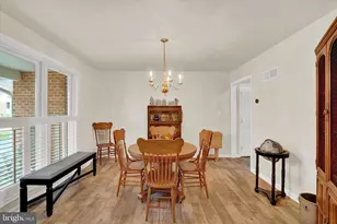 2881 Candlelight Dr, York, PA 17402 - Photo 3