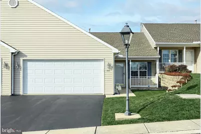 121 Furlong Way #121, Red Lion, PA 17356 - Photo 3