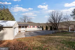 2530 Tree Top Ln, Seven Valleys, PA 17360 - Photo 31