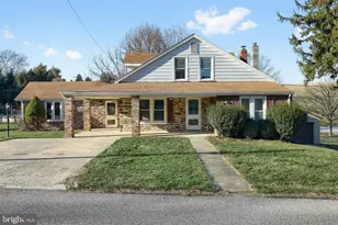 9446 E Springfield Rd, Seven Valleys, PA 17360 - Photo 3