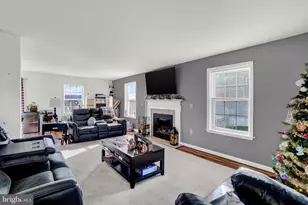 345 Torrey Pines Dr, Mount Wolf, PA 17347 - Photo 9