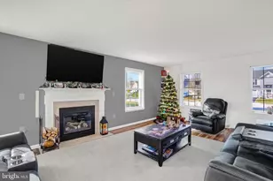 345 Torrey Pines Dr, Mount Wolf, PA 17347 - Photo 7