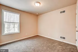 180 Breezewood Dr, Hanover, PA 17331 - Photo 17