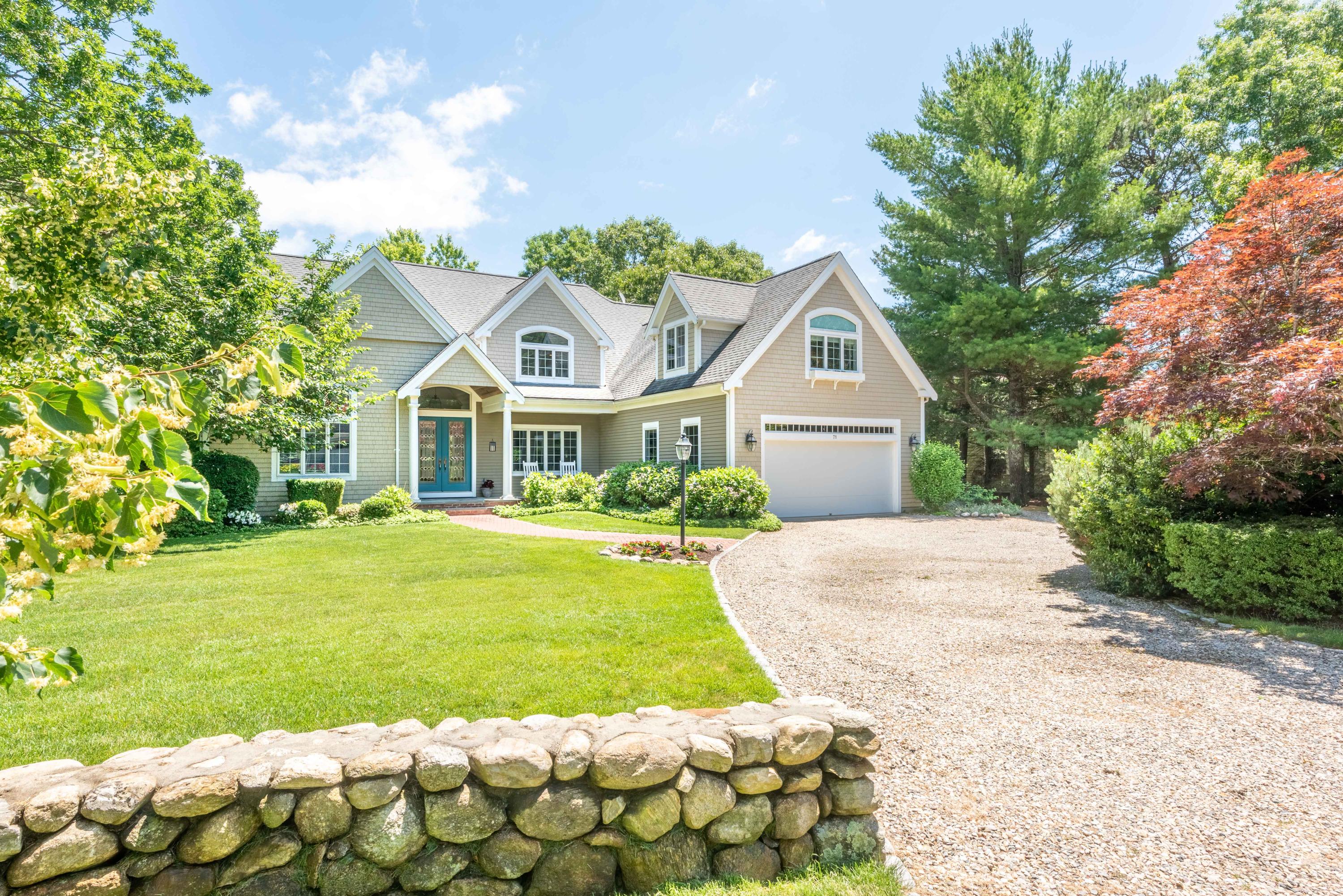 71 The Heights Mashpee Ma 02649 Mls 22004199 Coldwell Banker