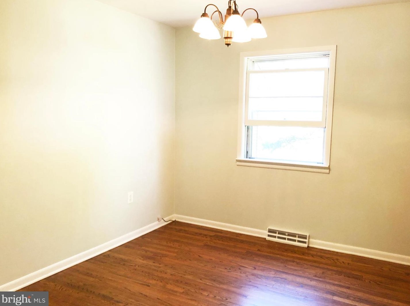 21 Lake Dr, West Amwell NJ  08530-2705 exterior