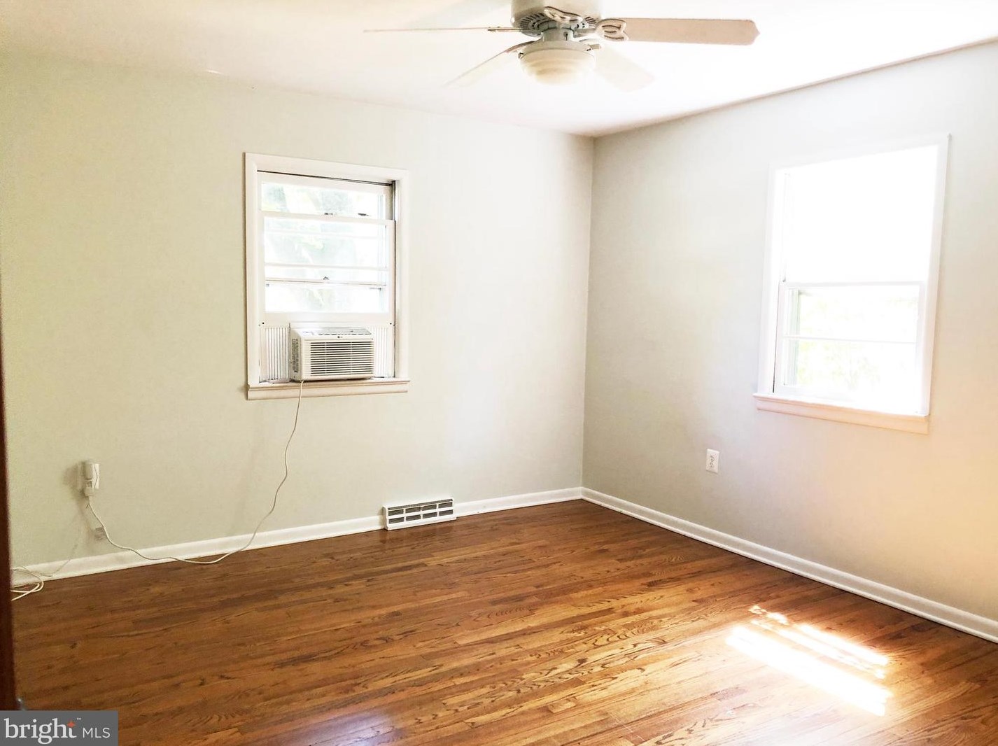 21 Lake Dr, West Amwell NJ  08530-2705 exterior