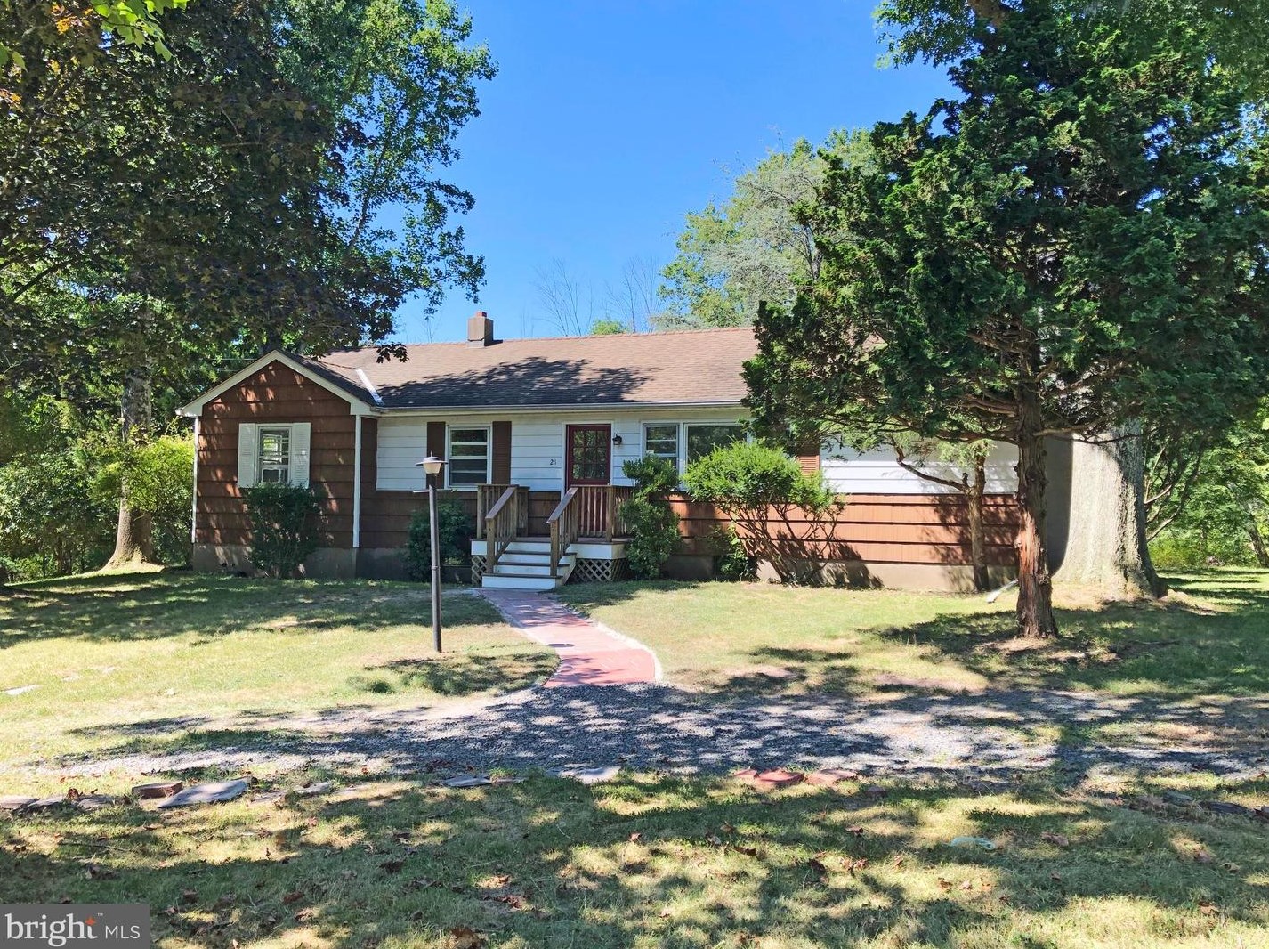 21 Lake Dr, West Amwell NJ  08530-2705 exterior