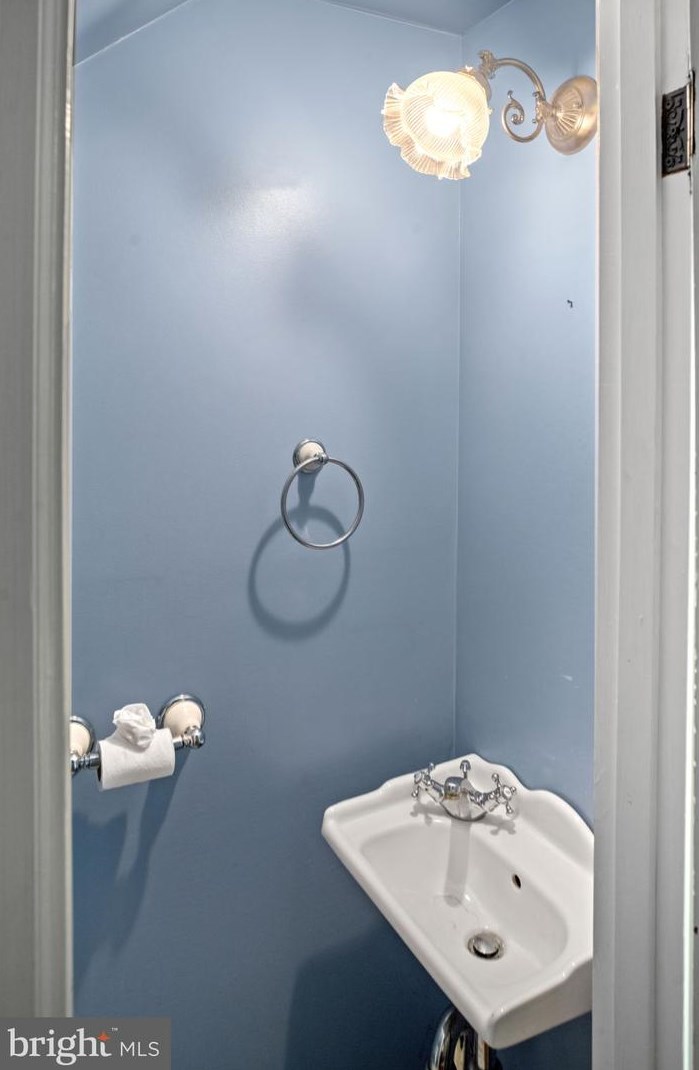 3 Main St, Stockton NJ 08559-2120 exterior