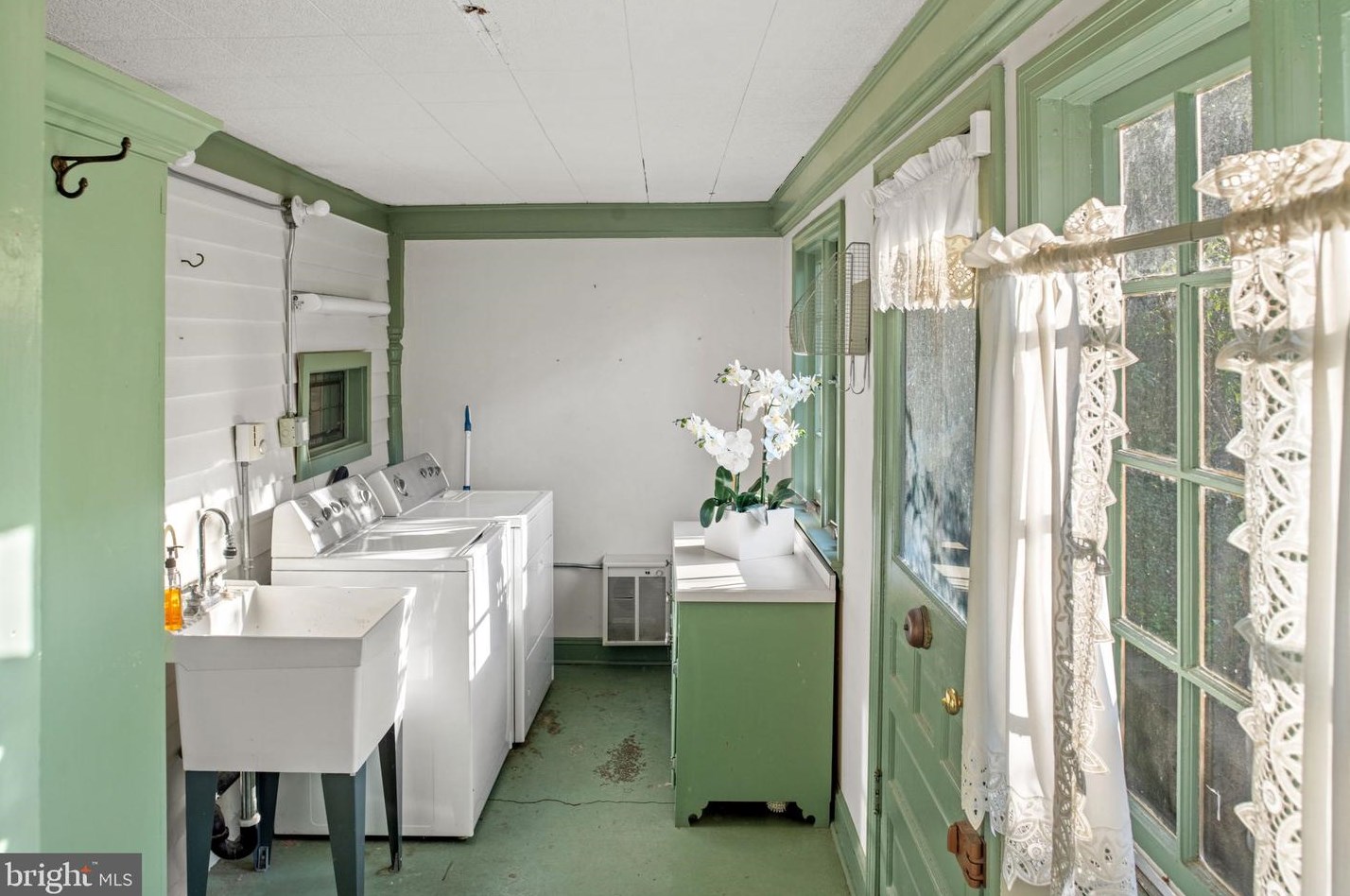 3 Main St, Stockton NJ 08559-2120 exterior