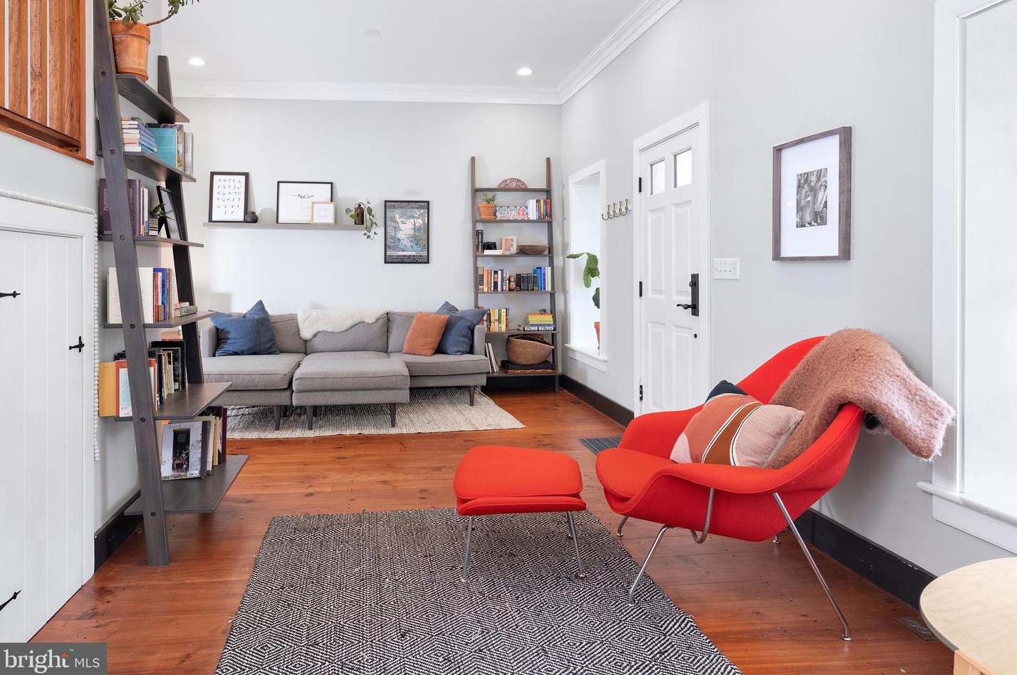 6 Main St, Stockton NJ 08559-2120 exterior