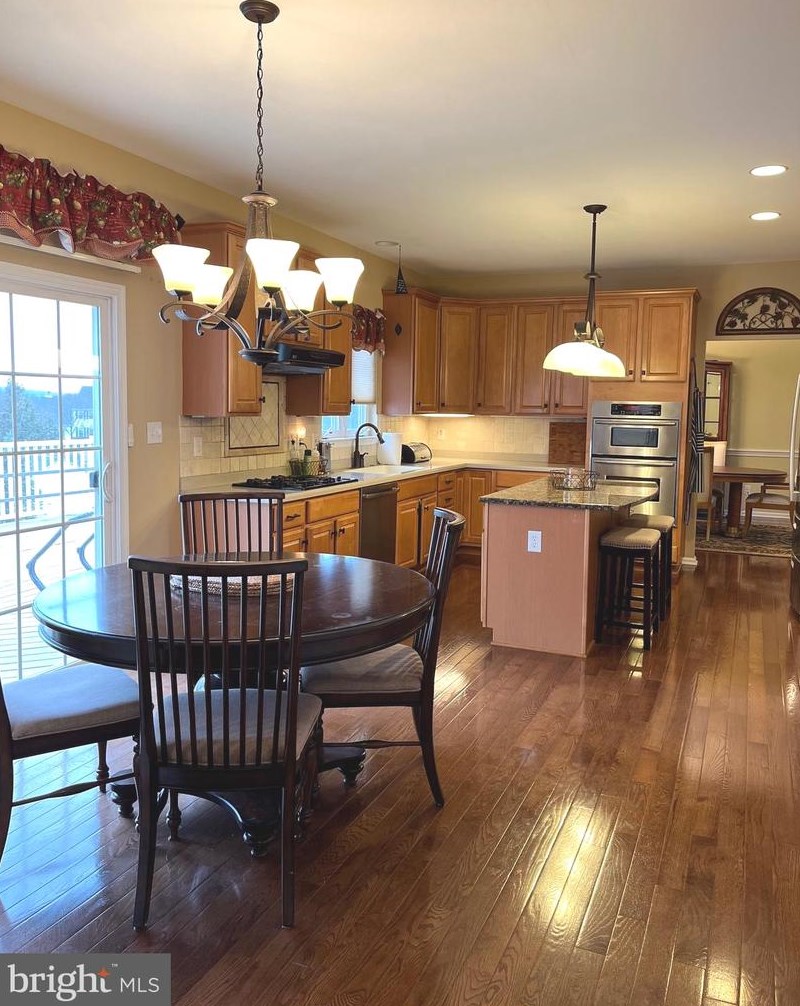 19 Ferris Wheel Dr, West Amwell NJ  08530-3441 exterior