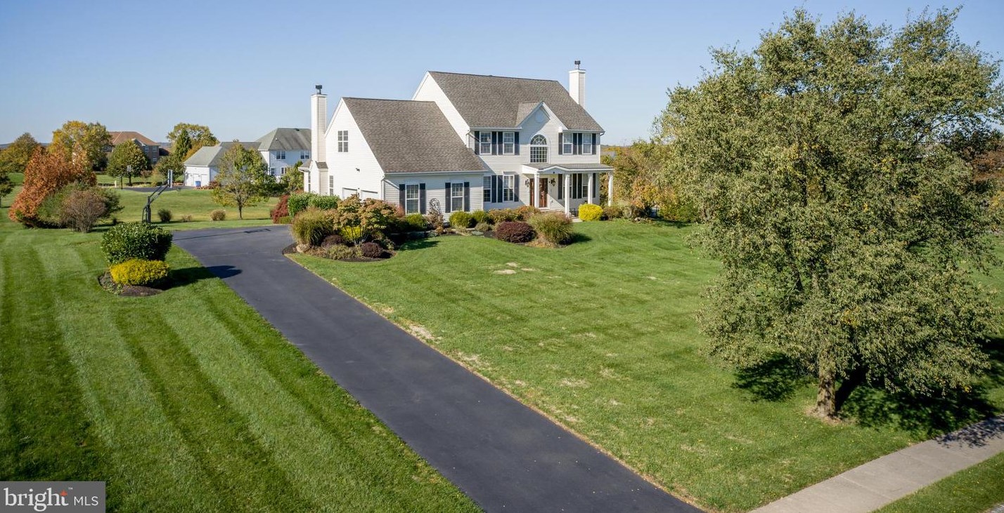 19 Ferris Wheel Dr, West Amwell NJ  08530-3441 exterior