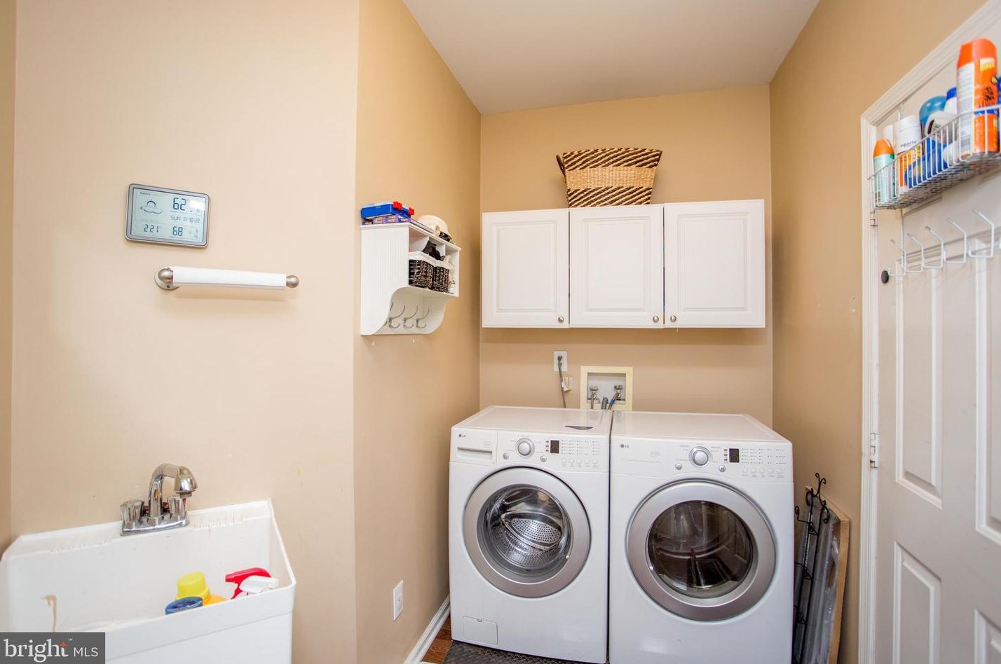 19 Ferris Wheel Dr, West Amwell NJ  08530-3441 exterior