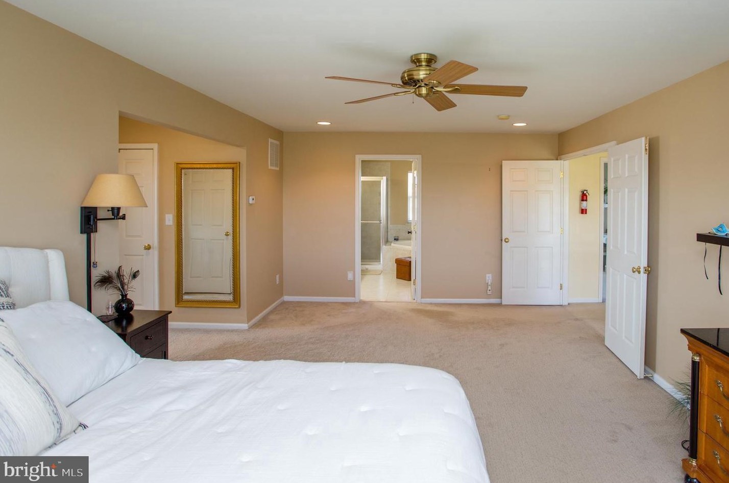 19 Ferris Wheel Dr, West Amwell NJ  08530-3441 exterior