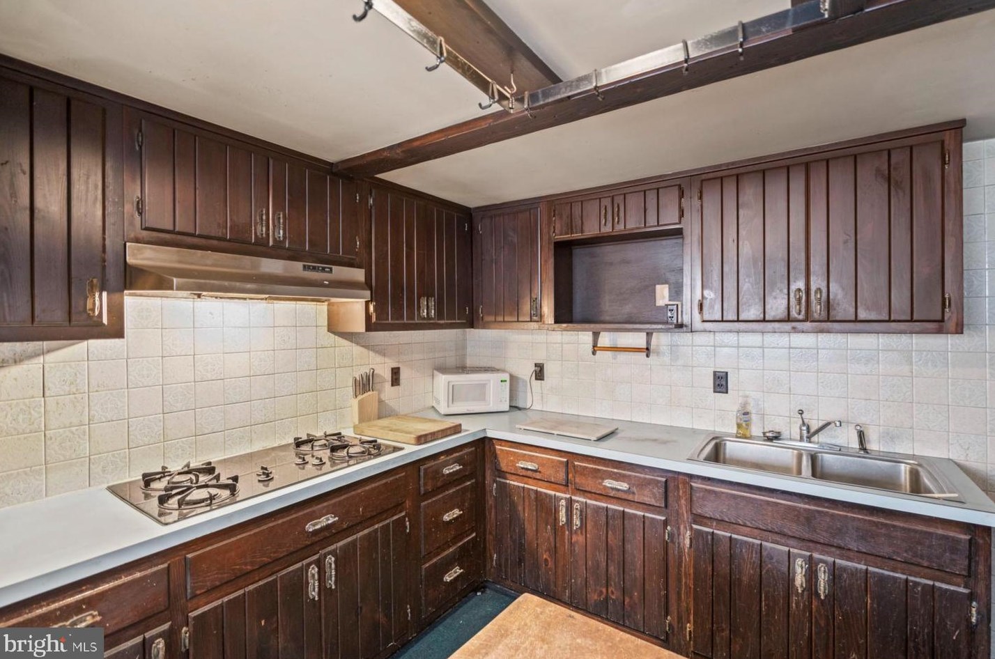 46 Buttonwood St, West Amwell NJ  08530-1643 exterior