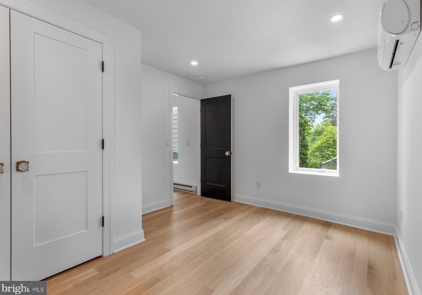 75 Main St, West Amwell NJ  08530-1828 exterior