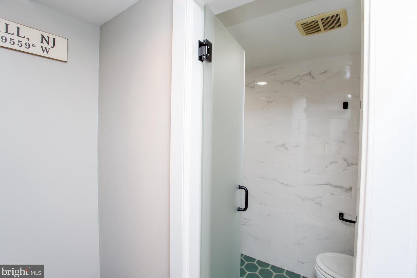 28 Swan St, West Amwell NJ  08530-1022 exterior