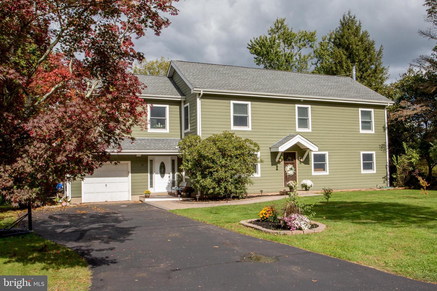 18 Cedar Crest, Lambertville, NJ 08530 MLS NJHT2002368 Coldwell Banker