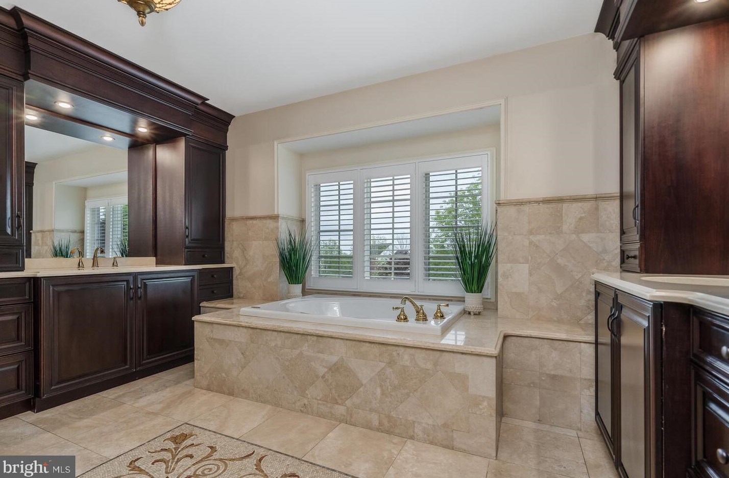 14 Ridgeview Ct, East Amwell Township NJ  08551-1872 exterior