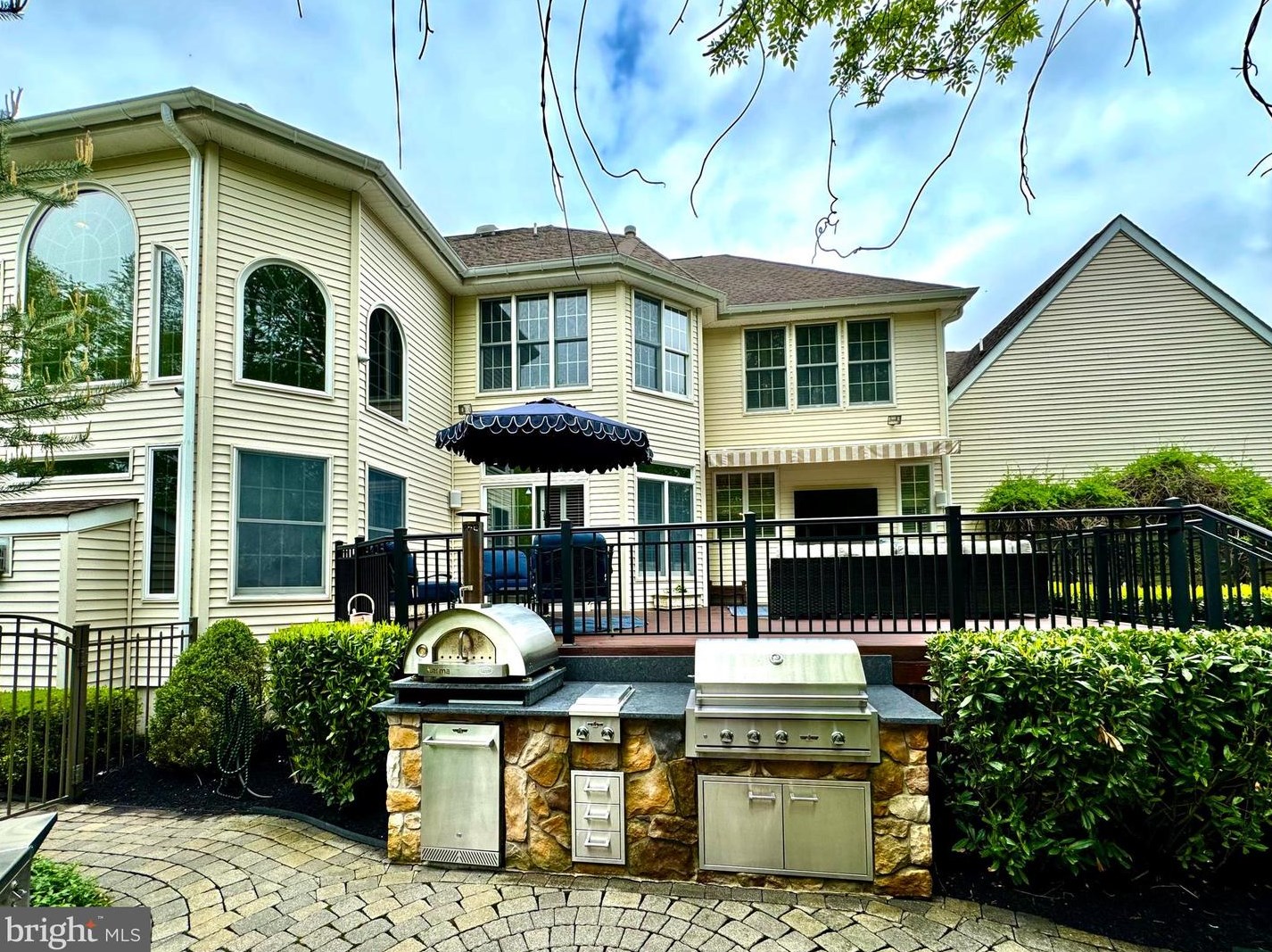 14 Ridgeview Ct, East Amwell Township NJ  08551-1872 exterior