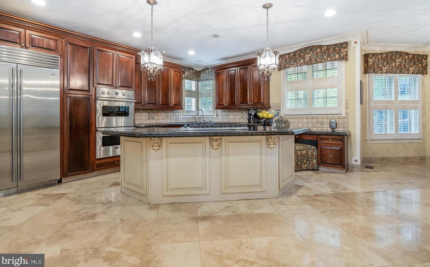 14 Ridgeview Ct, East Amwell Township NJ  08551-1872 exterior