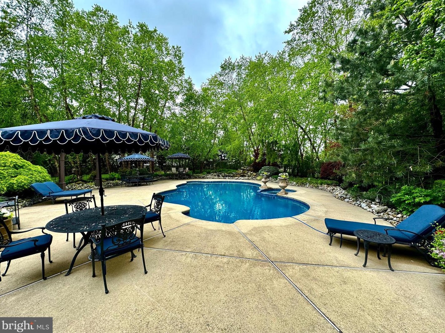 14 Ridgeview Ct, East Amwell Township NJ  08551-1872 exterior