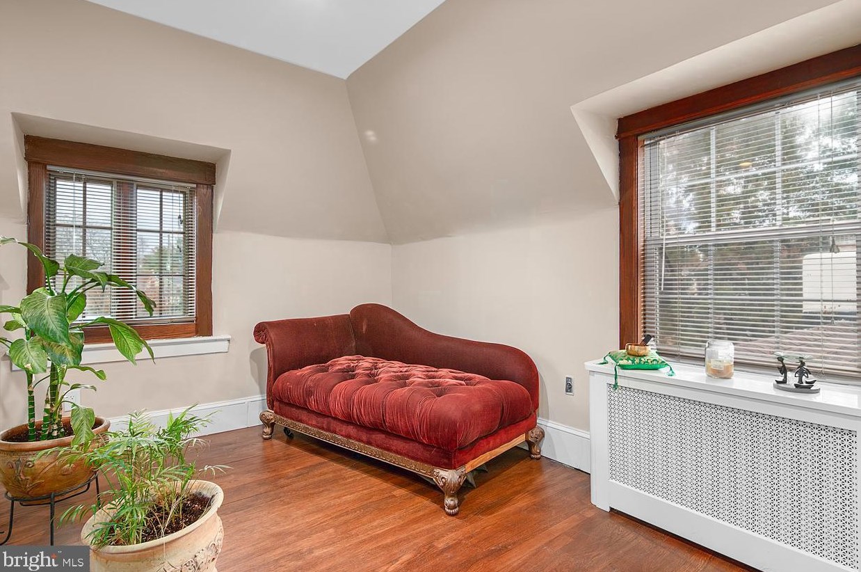 625 Pkwy Ave, Trenton NJ 08618-2725 exterior