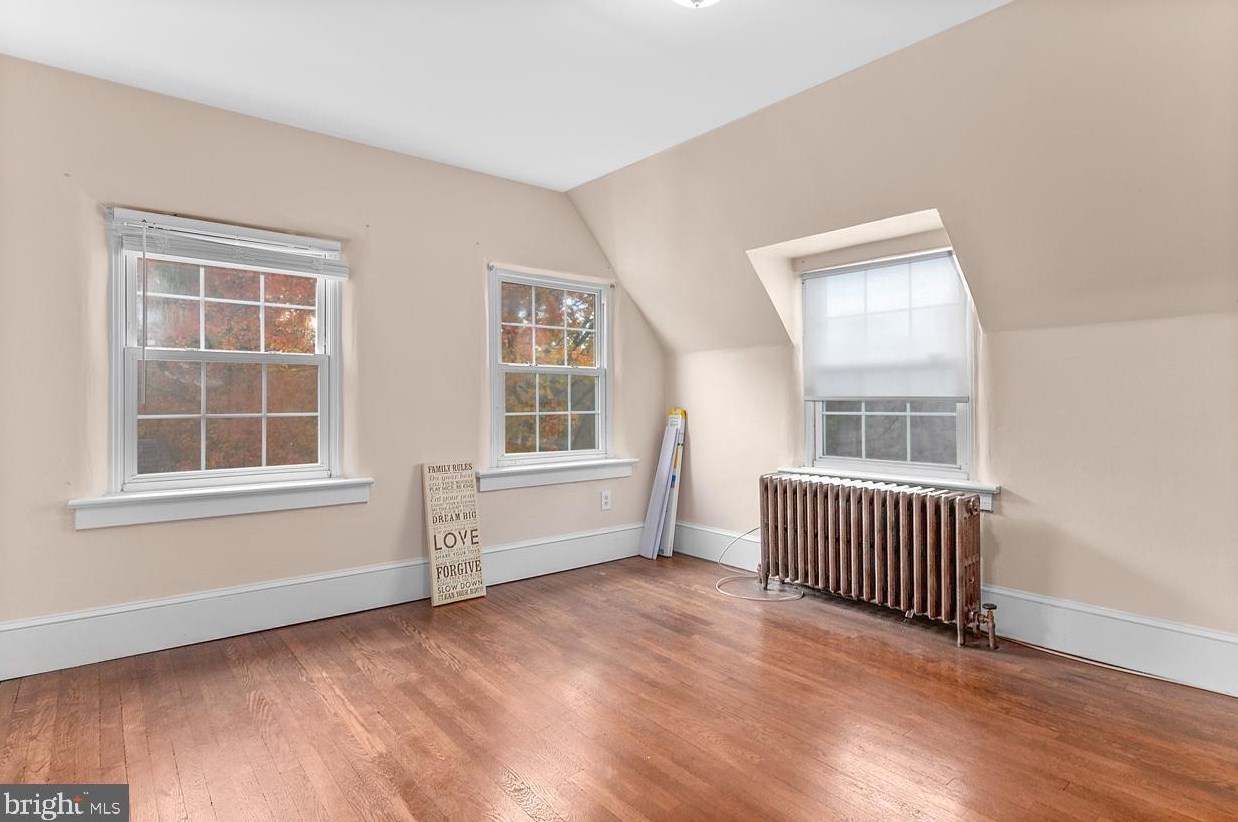 625 Pkwy Ave, Trenton NJ 08618-2725 exterior