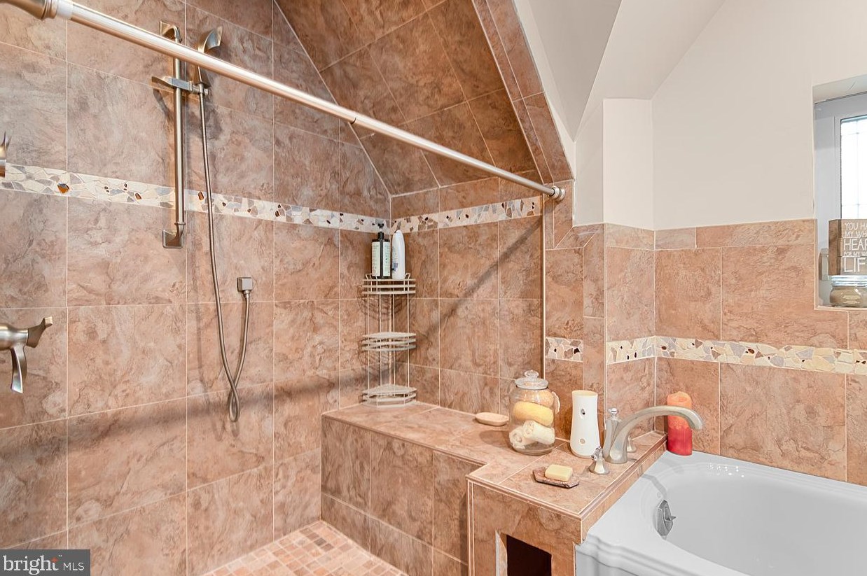 625 Pkwy Ave, Trenton NJ 08618-2725 exterior