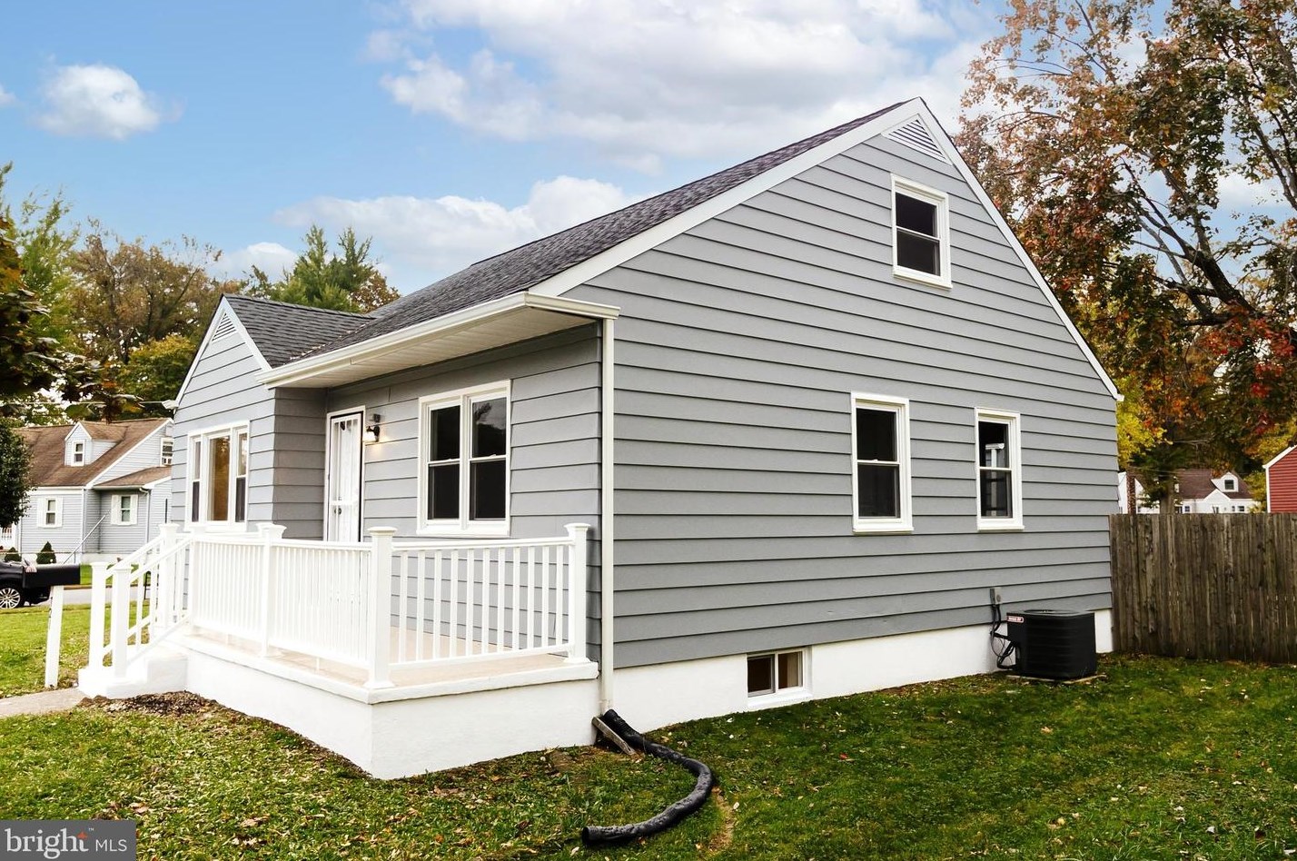 721 Pkwy Ave, Trenton NJ 08618-2729 exterior