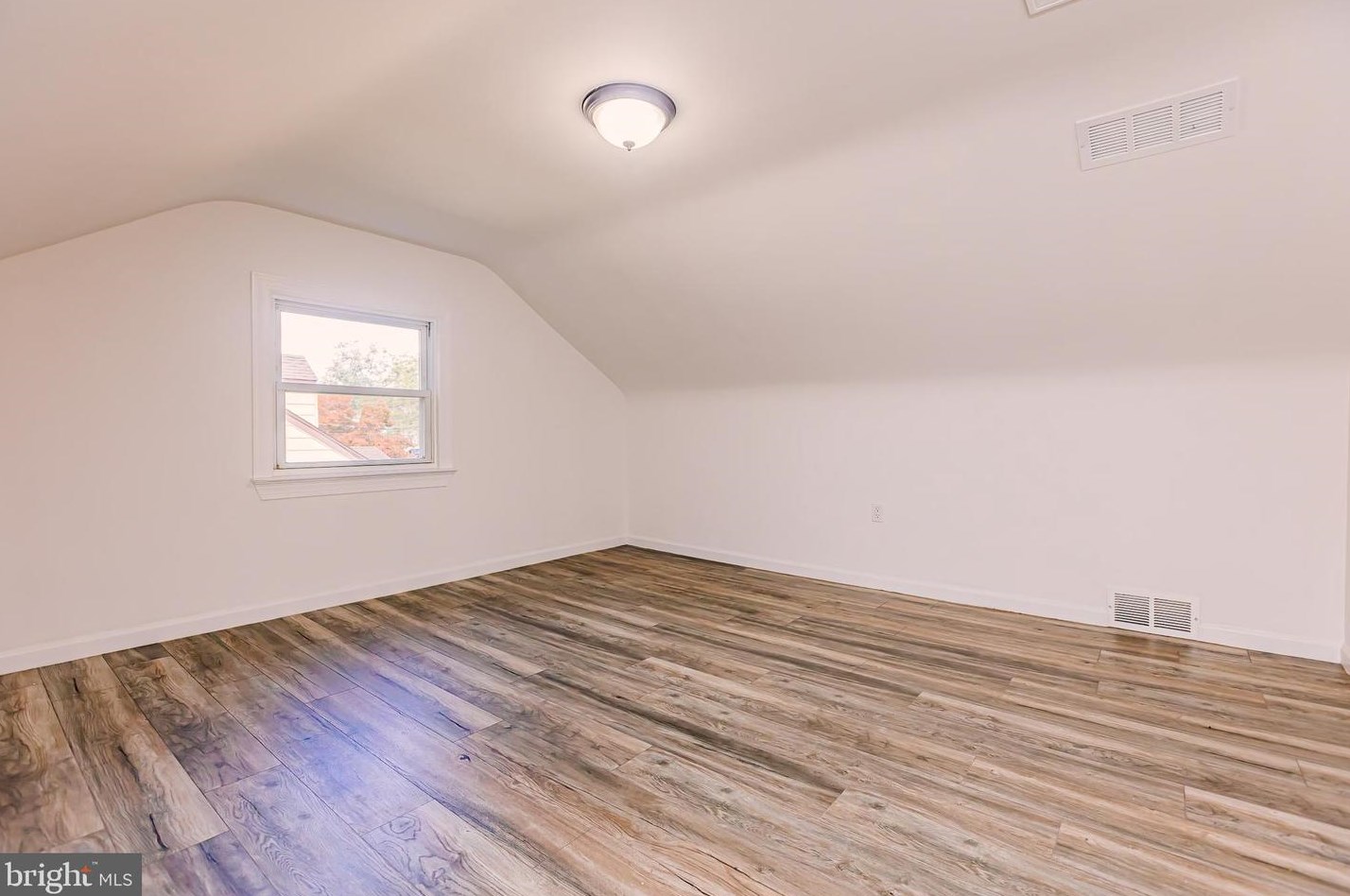 721 Pkwy Ave, Trenton NJ 08618-2729 exterior