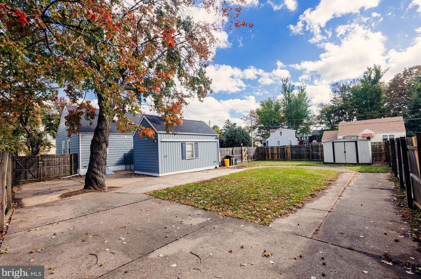 721 Pkwy Ave, Trenton NJ 08618-2729 exterior