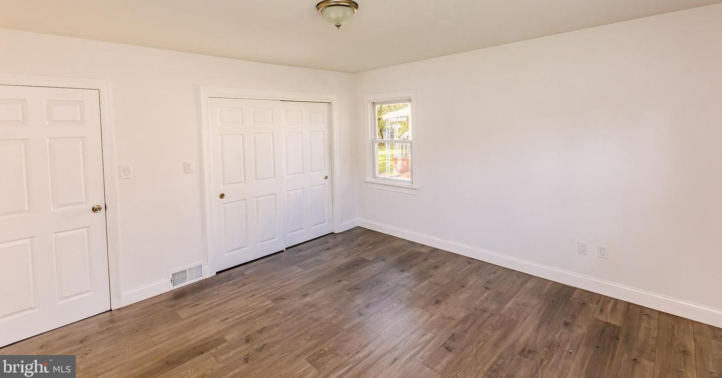 721 Pkwy Ave, Trenton NJ 08618-2729 exterior