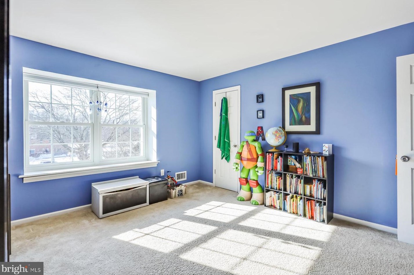 8 Catbird Ct, Trenton NJ 08648-2045 exterior