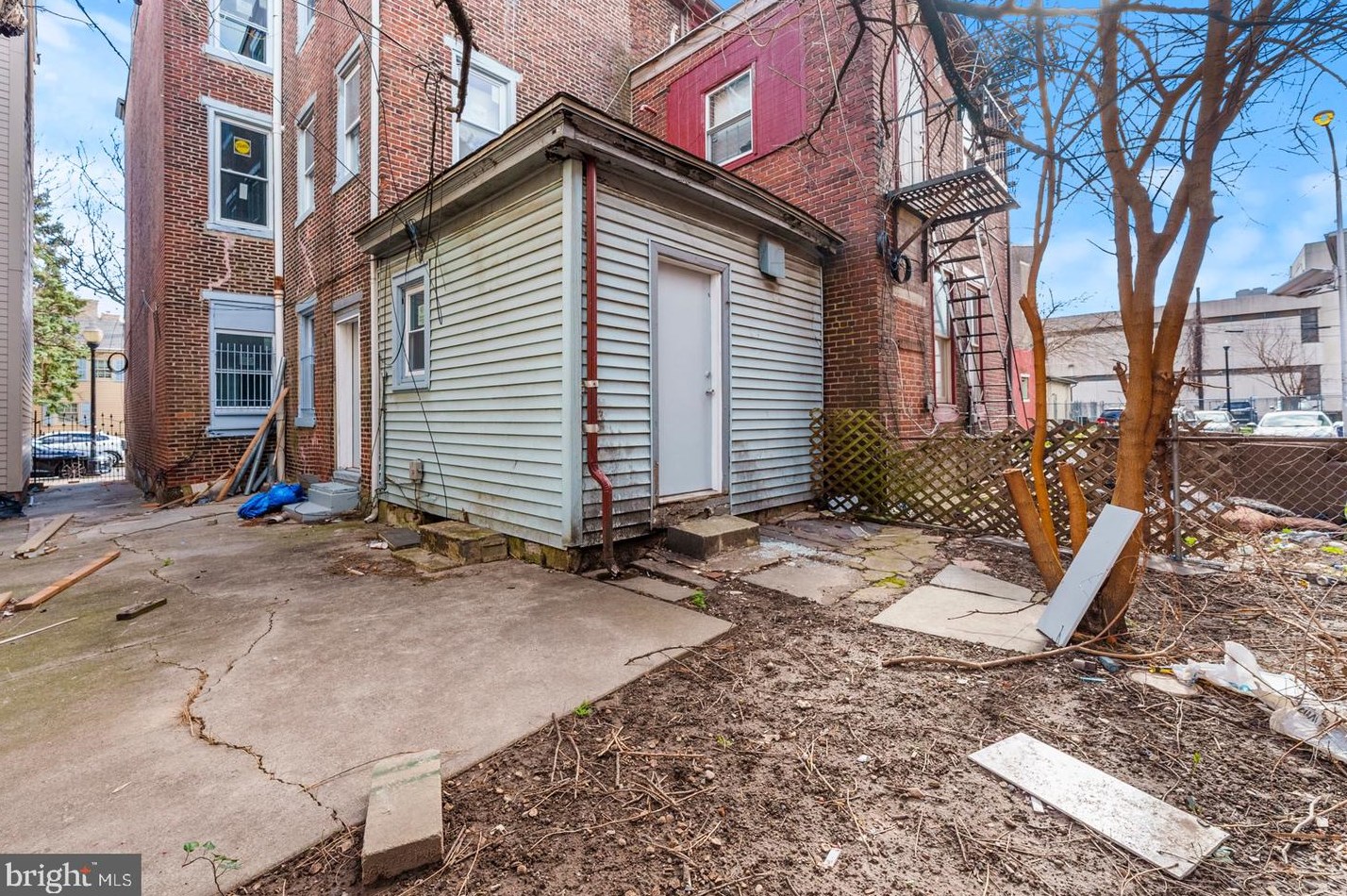 204 Academy St, Trenton NJ 08618-3902 exterior