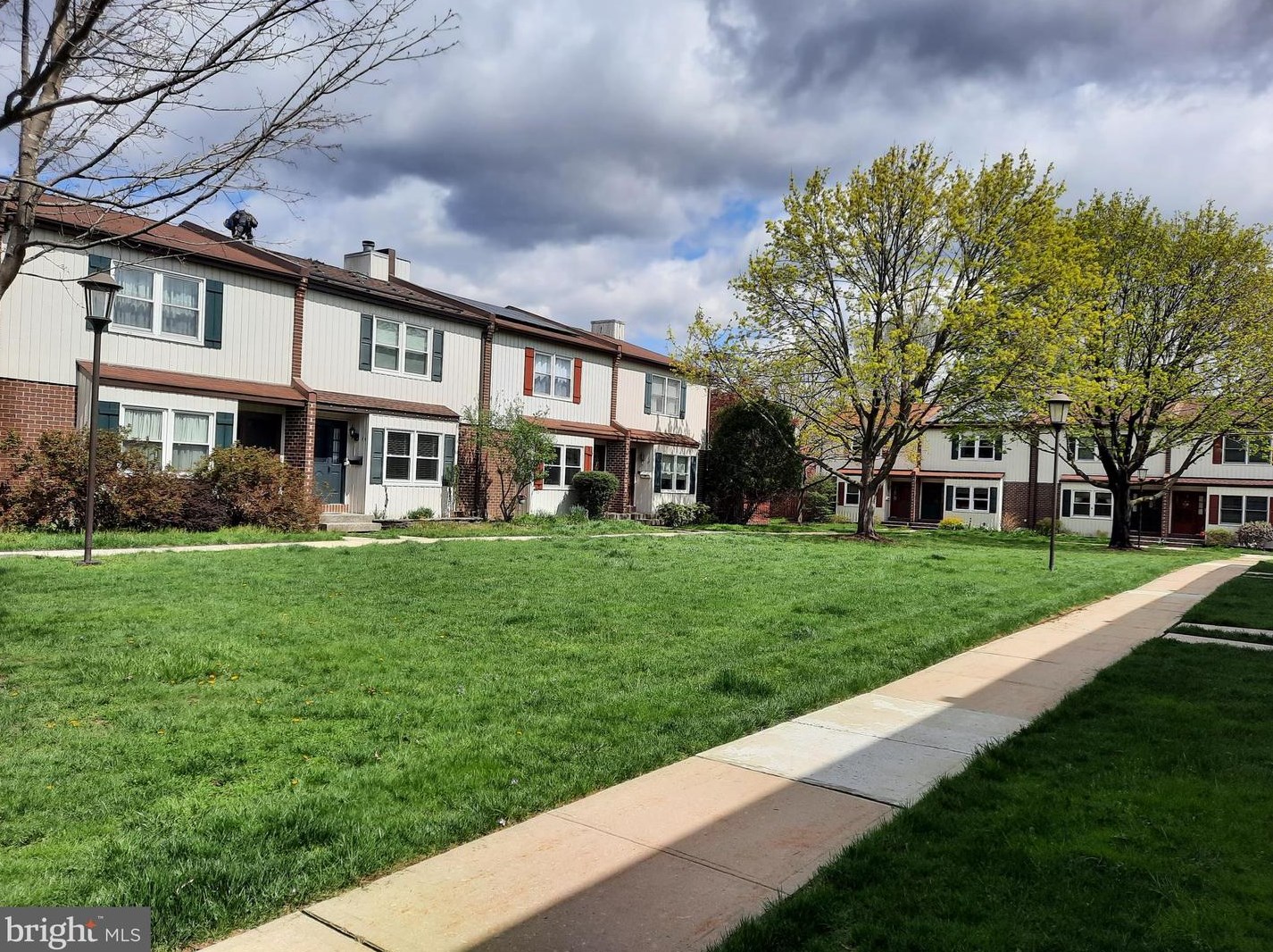 24 Shirley Ln, Trenton NJ 08648 exterior